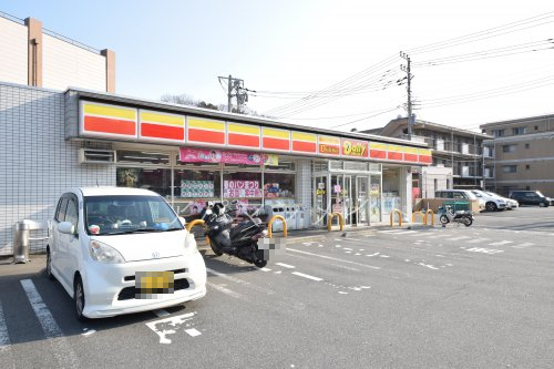 コンビニ　デイリーヤマザキ戸塚平戸町店（コンビニ）まで625m