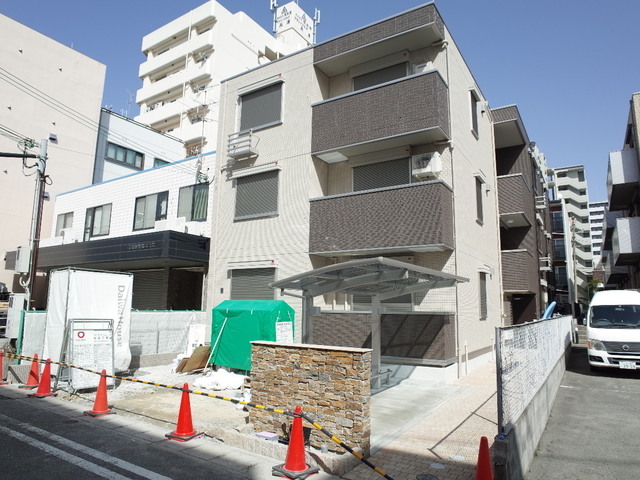 建物外観　建設中