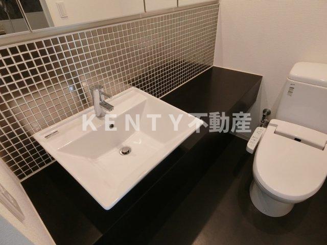 洗面設備　明るい洗面所です