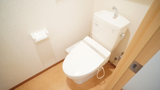 トイレ　温水洗浄便座