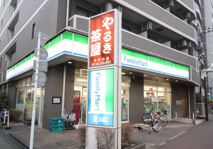 コンビニ　ファミリーマート（コンビニ）まで250m