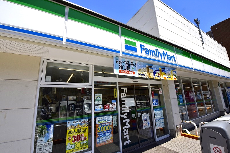 コンビニ　ファミリーマート 世田谷二丁目店（コンビニ）まで654m