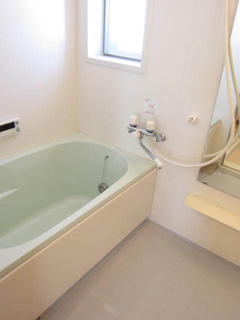 バス・シャワールーム　追焚給湯付きバス