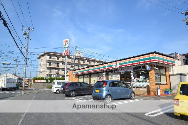 コンビニ　セブンイレブン東広島西条中央店（コンビニ）まで550m