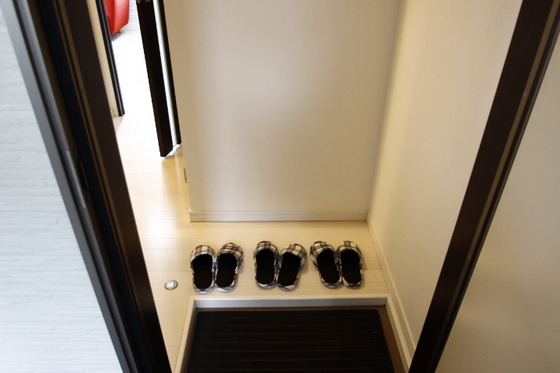 玄関　※別部屋の写真です