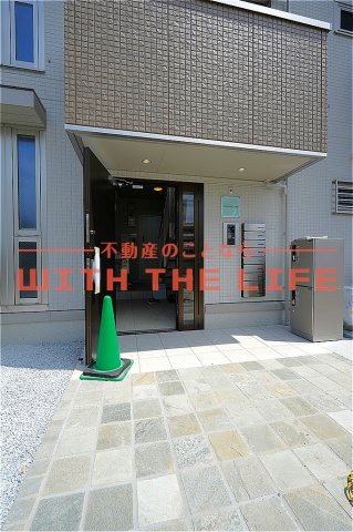 エントランス　ゆとりのあるエントランスです