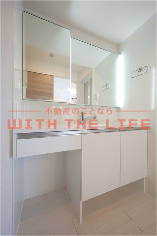 洗面設備　使いやすい独立洗面台です