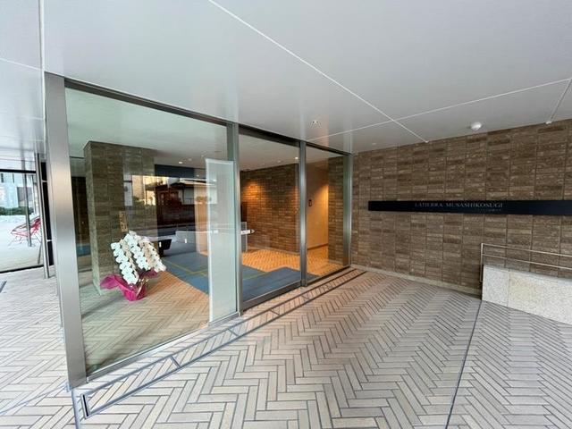 エントランス　建物の内部です