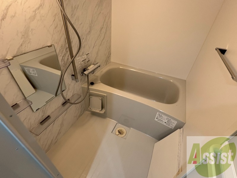 バス・シャワールーム　お風呂になります。一日の疲れを癒してくださいね。