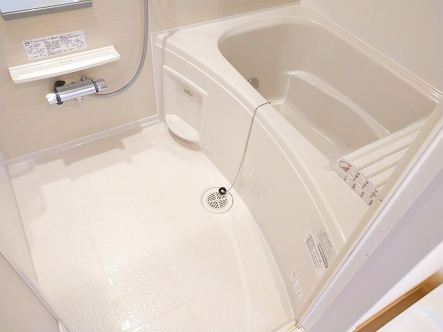 バス・シャワールーム　★追焚機能と浴室乾燥機完備★