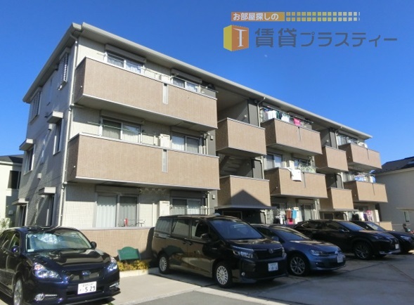 建物外観　道路から少し入っておりますのでお子様を遊ばせるのにも良いかも