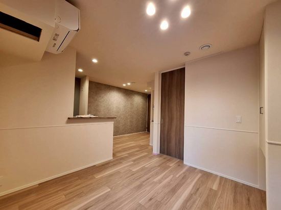 居室・リビング　こちらのリビングで趣味の時間をお楽しみください