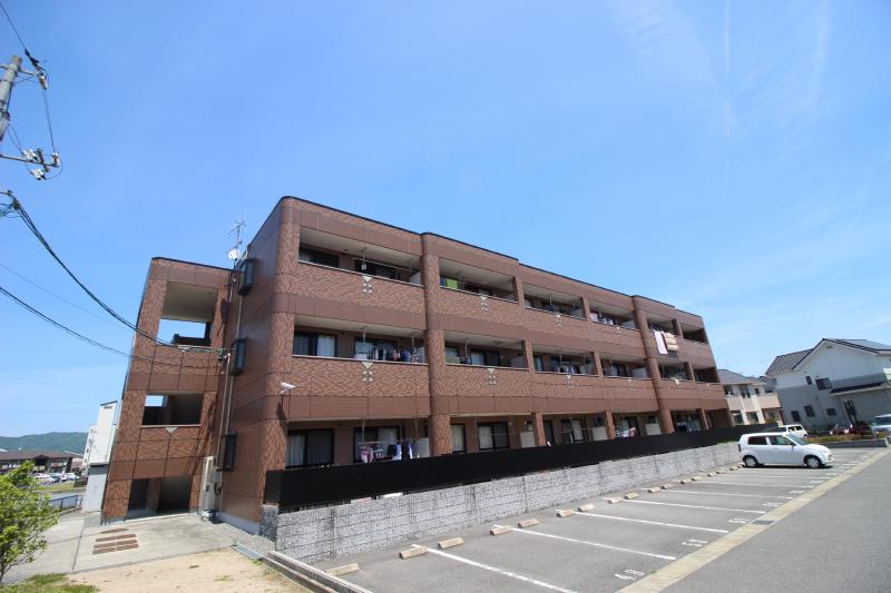 建物外観　サンソレイユ西条弐番館　建物外観