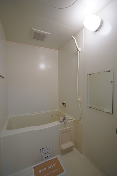 バス・シャワールーム　同じ建物の別のお部屋