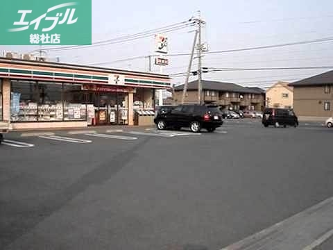 コンビニ　セブンイレブン 倉敷連島中央３丁目店（コンビニ）まで241m
