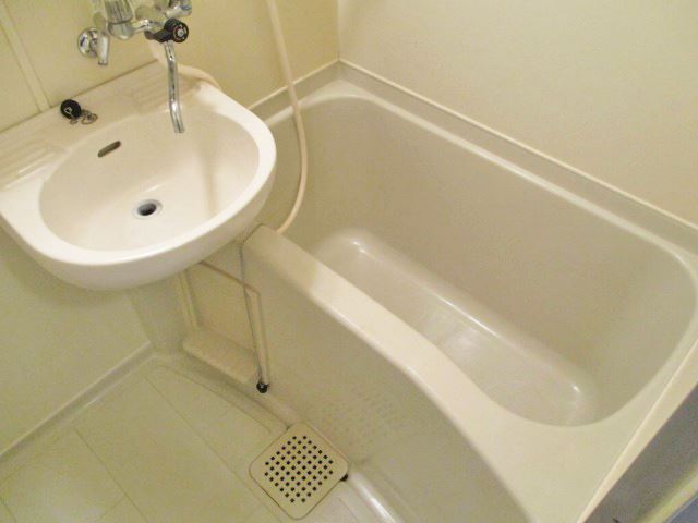 バス・シャワールーム　バス
