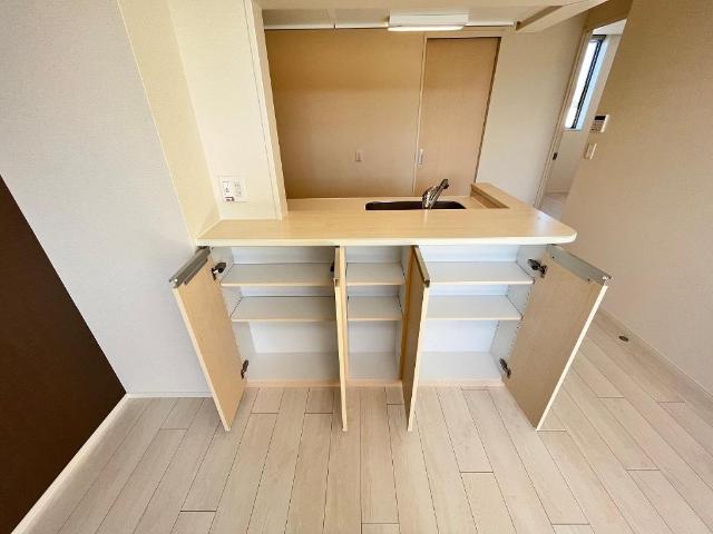 収納　カウンター下収納