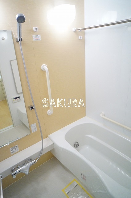 バス・シャワールーム　ご家族や長時間入浴に便利な追い炊き機能付きです♪