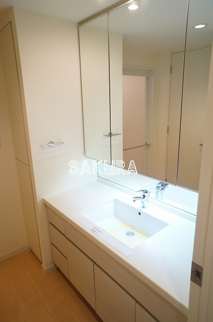 洗面設備　身支度に便利な洗面台！