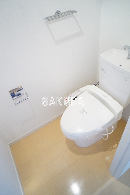 トイレ　嬉しい温水洗浄便座♪