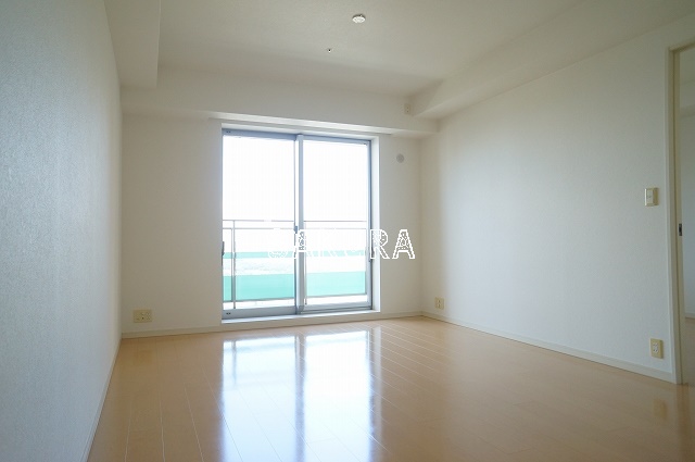 居室・リビング　こちらのリビングで趣味の時間をお楽しみください♪