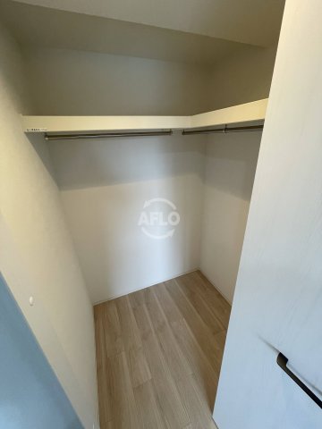 収納　Louis Residence 弁天町　ウォークインクローゼ
