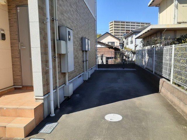 駐車場　駐車場に車を止められます