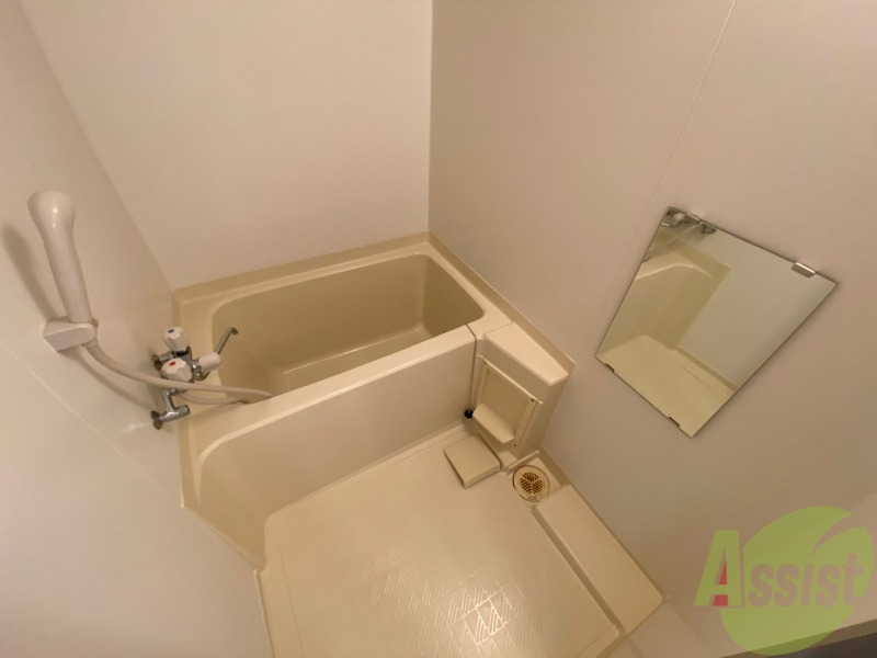 バス・シャワールーム　お風呂になります。一日の疲れを癒してくださいね。