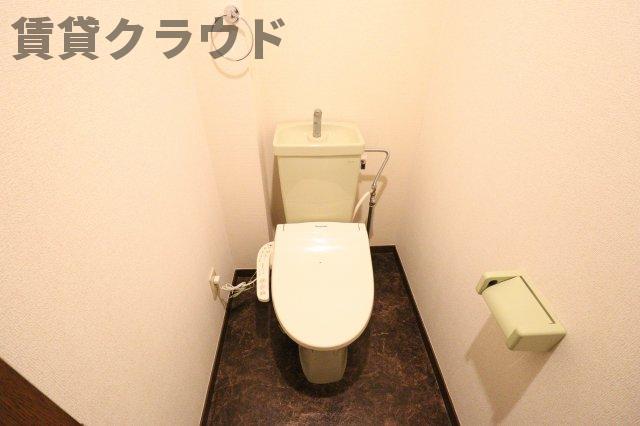 トイレ　同じ建物の別のお部屋の写真になります！