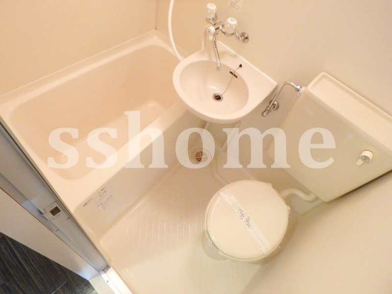 バス・シャワールーム　きれいなバスルーム