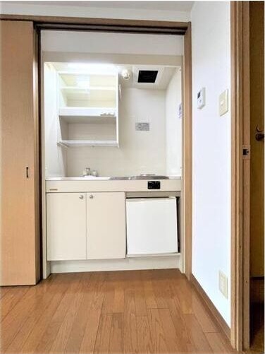 キッチン　内装は別部屋の参考写真です。