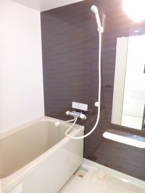 バス・シャワールーム　*同系タイプの写真です。