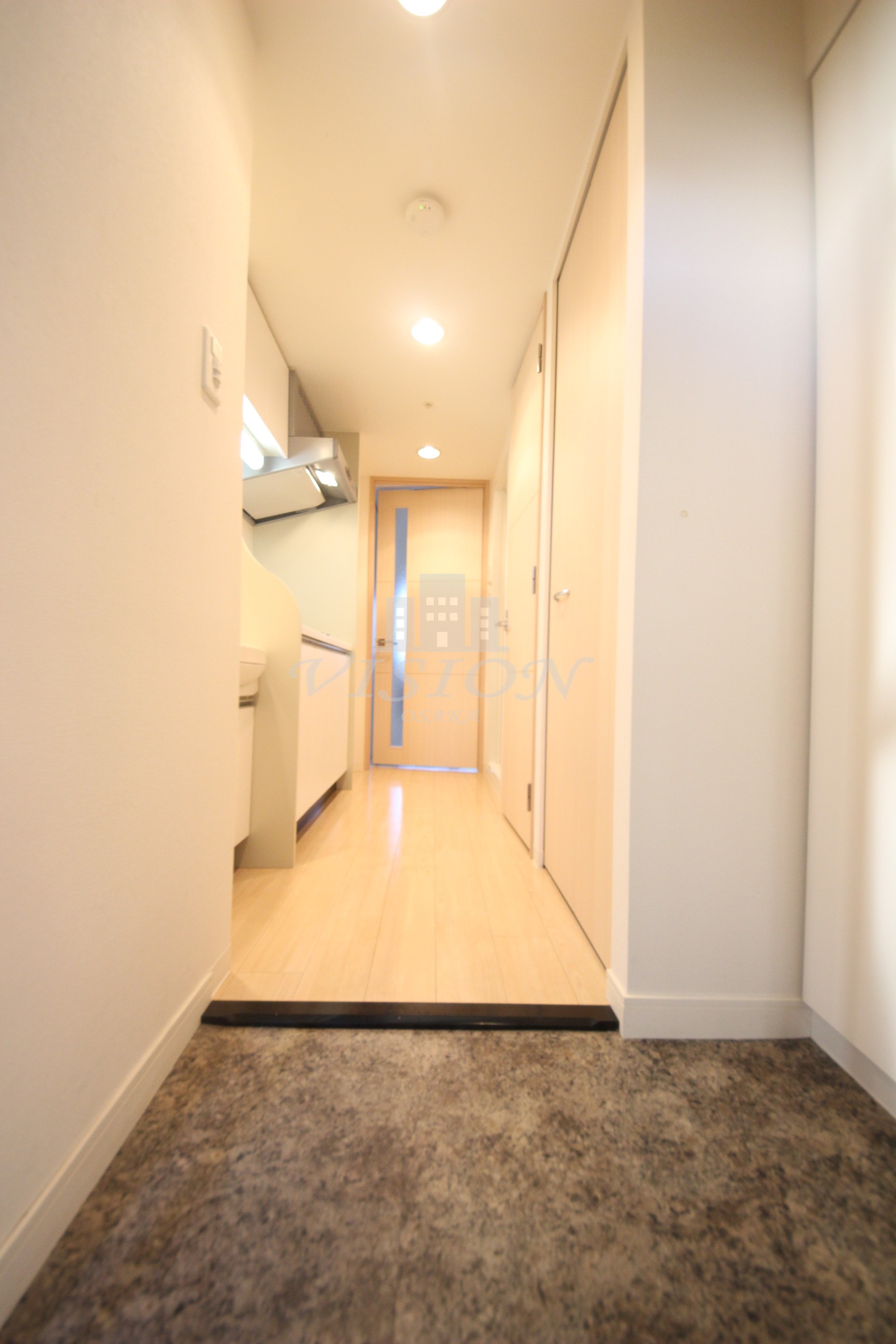 玄関　写真は別タイプとなります。