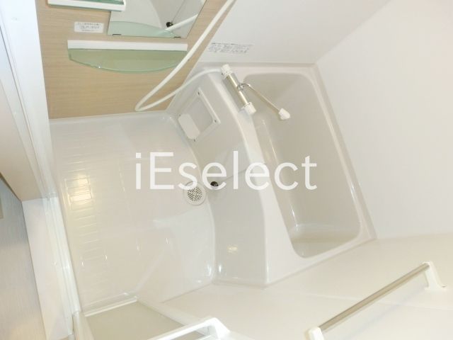 バス・シャワールーム　浴室乾燥機付きのバス。