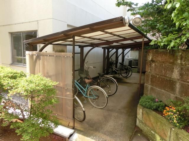 その他共有部分　屋根付き駐輪場