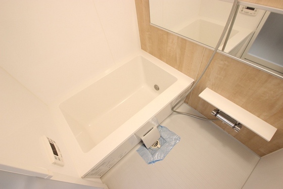 バス・シャワールーム　※別部屋の写真です