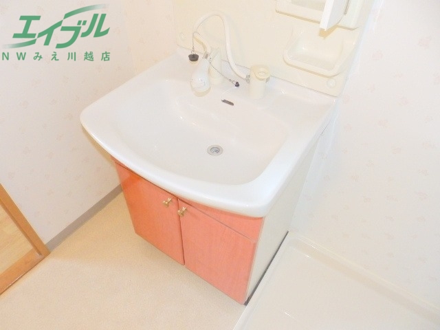 洗面設備　別部屋参考写真です