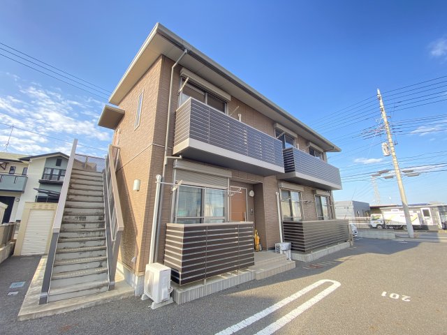 建物外観　１フロア１世帯のアパートです