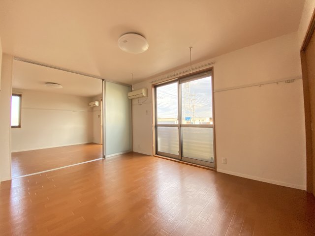 居室・リビング　各部屋日当たり良いです