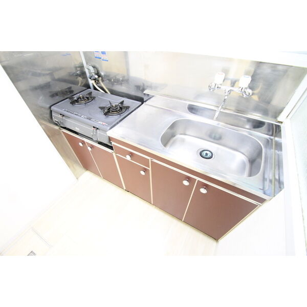 キッチン　内装は別部屋の参考写真です。