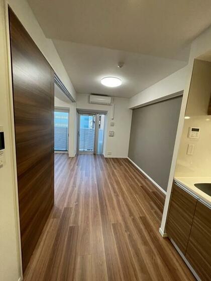 その他部屋・スペース　リビング１０．５帖　　エアコン付き