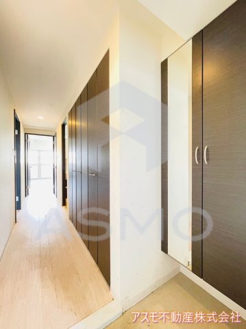 玄関　同マンション別部屋　参考写真