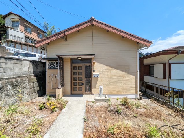 建物外観　外観は落ち着いた昔ながらのお家です。