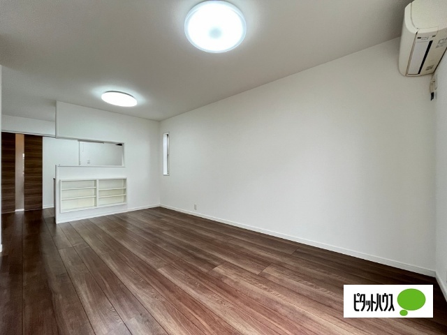 居室・リビング　３