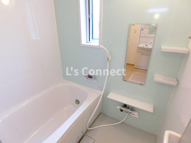 バス・シャワールーム　追焚き機能付きのお風呂。