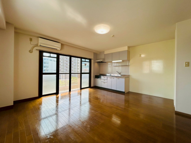 居室・リビング　☆13帖のLDK☆