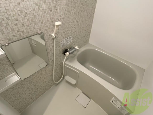 バス・シャワールーム　お風呂は日々の疲れをリフレッシュできる広さがありますね。