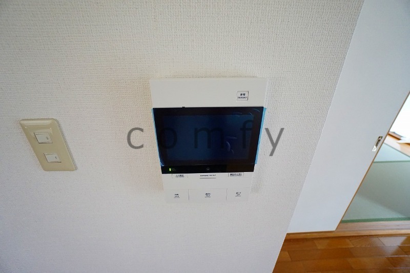 セキュリティ　モニター付きインターホン