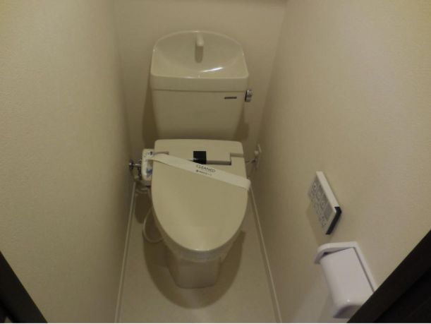 トイレ　ウェルスクエアイズム明大前