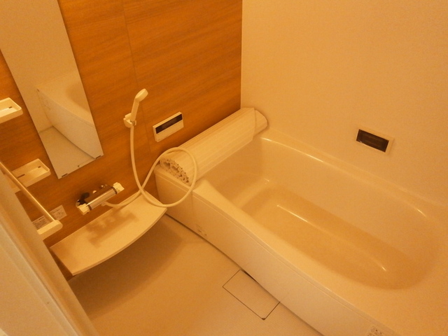 バス・シャワールーム　１０６　換気乾燥機付浴室